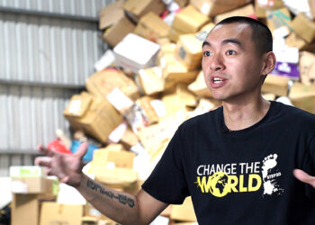 「舊鞋救命」創辦人楊右任：我從街頭少年到國際事工，讓鞋櫃裡的舊鞋子也能救命