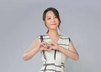 地球和人都需要「心靈保養」？方思云從哈拉影城負責人到創辦心覺學苑：一個生命探索的機會，開啟了我不一樣的生命旅程