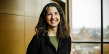 沃頓商學院法律研究和商業倫理教授莎拉·萊特博士：談到永續，跨學科研究勢在必行