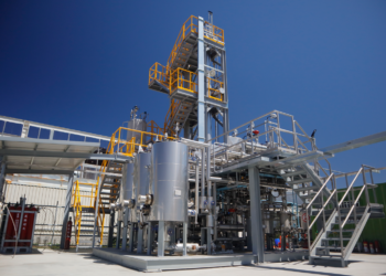 成大領軍台灣首座負碳排示範工廠前進杜拜 COP28，召集人陳志勇教授：扭轉乾坤，CO2 成為拯救地球大功臣！