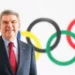 國際奧林匹克委員會現任主席 Thomas Bach 與奧運五環的合照。（圖：ASSOCIATION OF NATIONAL OLYMPIC COMMITTEES OF AFRICA）