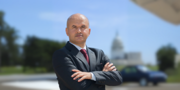 能源策略師 Umud Shokri（圖：uskenergy.com）