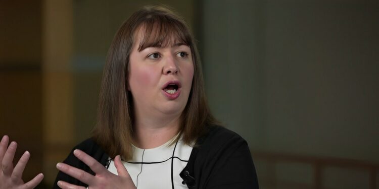 JLL 仲量聯行首席永續官 Erin Meezan(圖：i.ytimg)