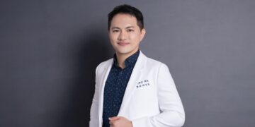 新顏診所胡守丞院長。（圖：新顏診所）